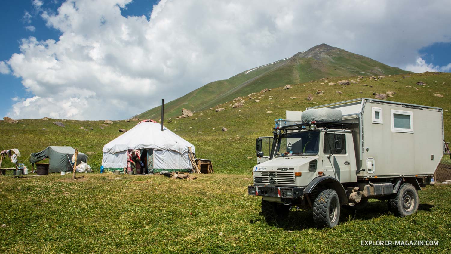 Kirgistan offroad entdecken im UAZ Allrad-Bus und Unimog