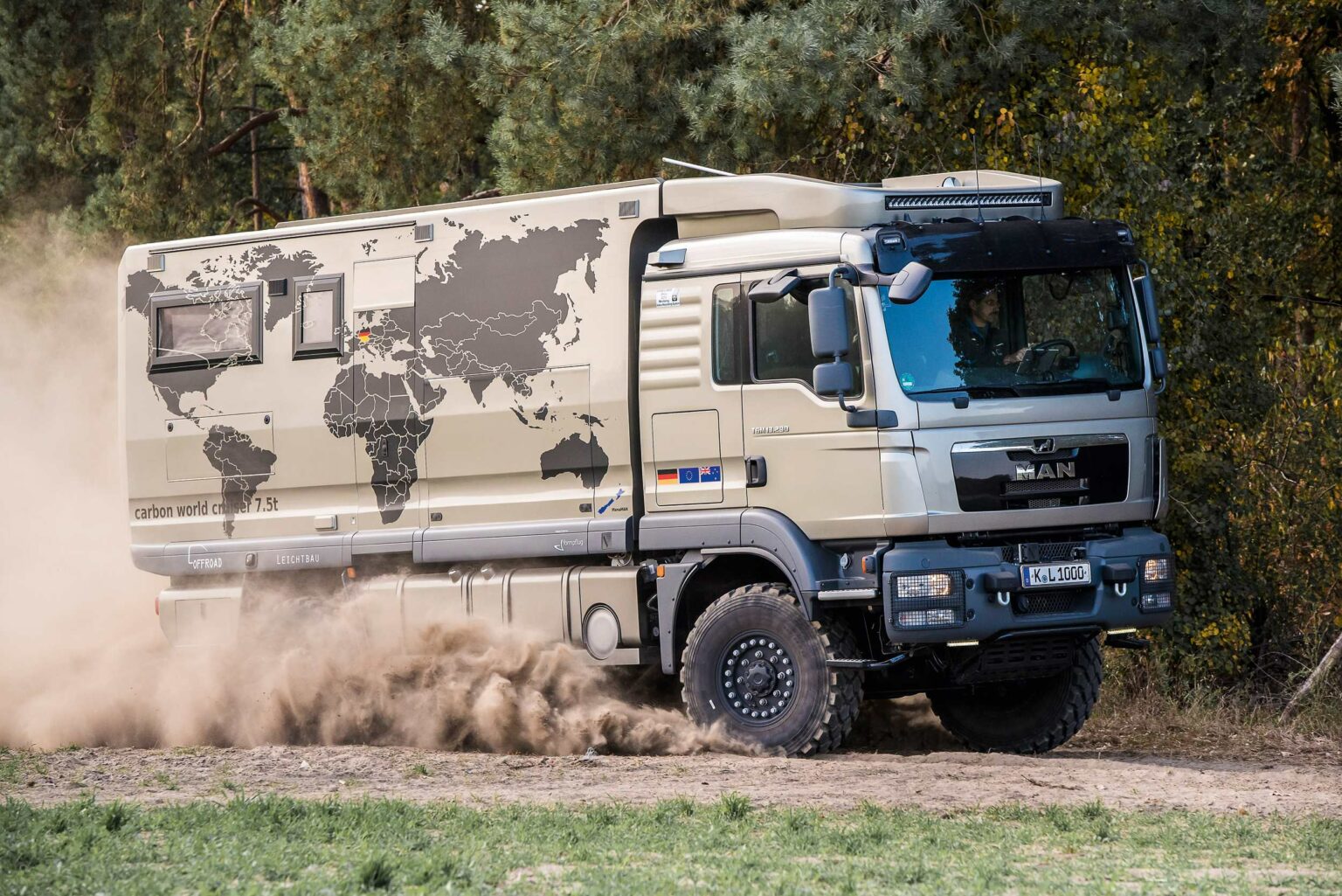 man-allrad-reise-lkw-mit-7-5-tonnen-im-test-carbon-world-cruiser